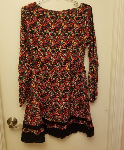 LC Long Sleeve Drawstring 2 Pocket dress - Picture 6 of 7